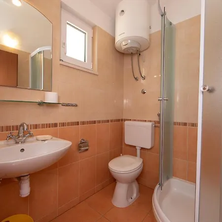 Apartment By The Sea Igrane, Makarska - 18069 *